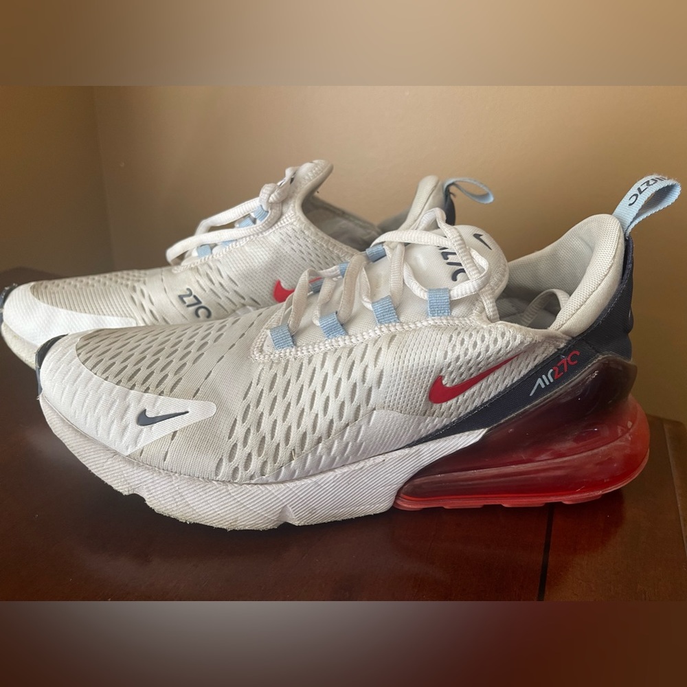 Men’s Nike Air Max 270 shoes size 10